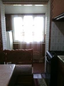 Продается 2х комнатная мебелированная квартира в кирпичном доме в центре города Чирчика